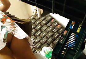 Spille porno spil nye milfs op under nederdelen indkøbscentre del. 1 helvede af en røv fuck