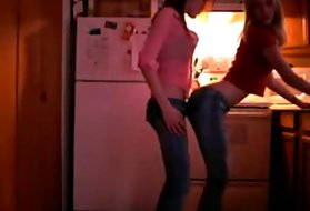 Hot lesbiske teen talje dans og kys hinanden, kamera girl sex