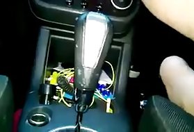 Porno foto af fremmed pige fucking gearstangen