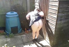 Fucking par porno slutty stuepige, udsigt til have, gartner