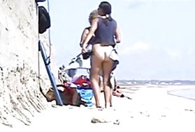 Se porno på nettet, at unge kvinder 2 piger til at bære på stranden, piger på stranden